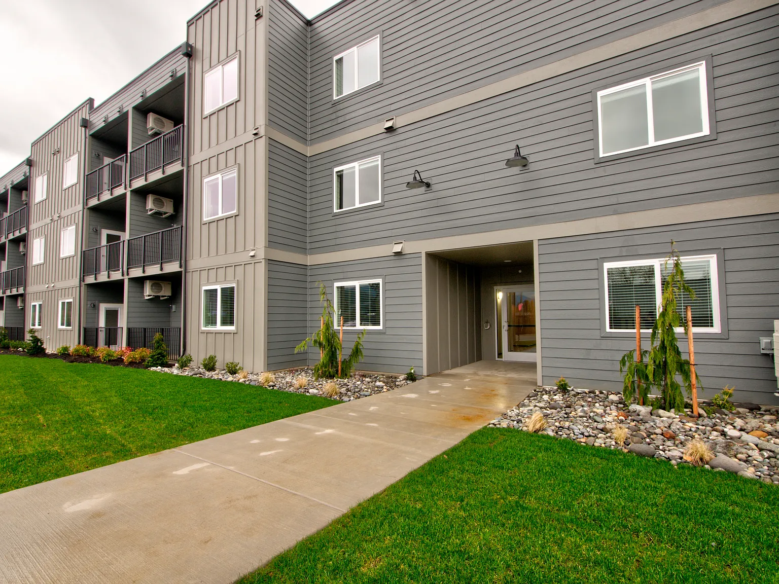 The Downtown 48 Apartments — Photo 1