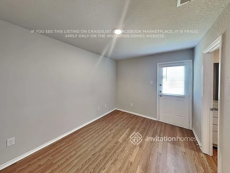 5445 Verdugos Palace — Photo 7