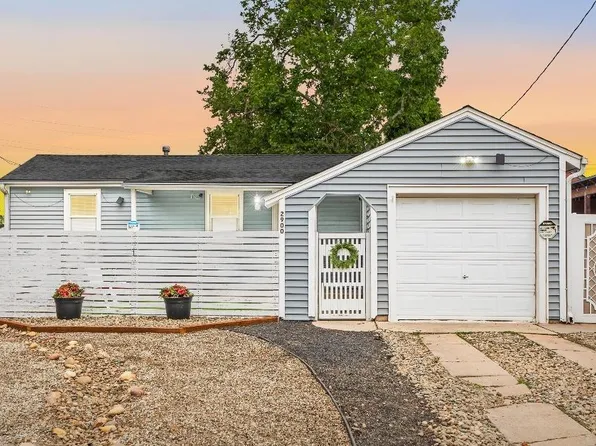 2900 Connie Dr, Sacramento, CA 95815