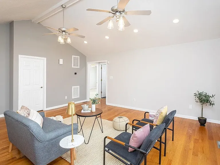 348 Diana Ct — Photo 22
