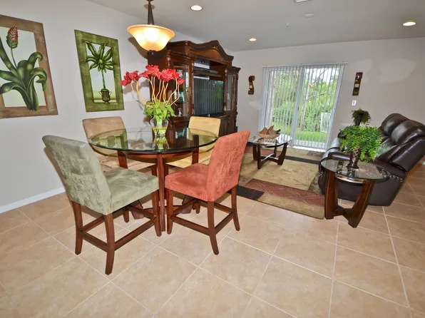 477 SE Bloxham Way, Stuart, FL 34997