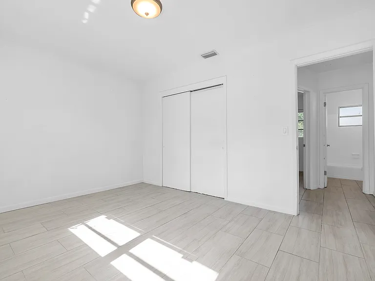 313 N Arcadia Ave #313 — Photo 4