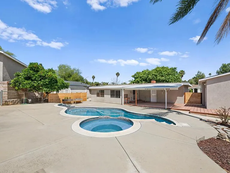 1251 Rees Rd — Photo 32