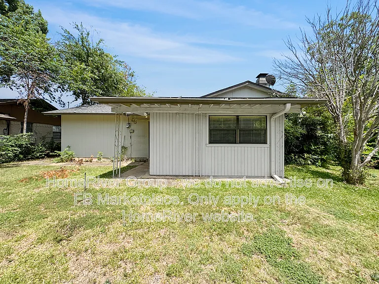 1319 Wisteria Way — Photo 14