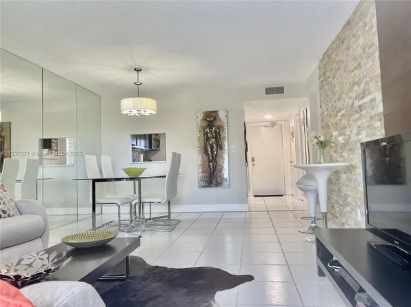 5100 Washington St APT 506, Hollywood, FL 33021