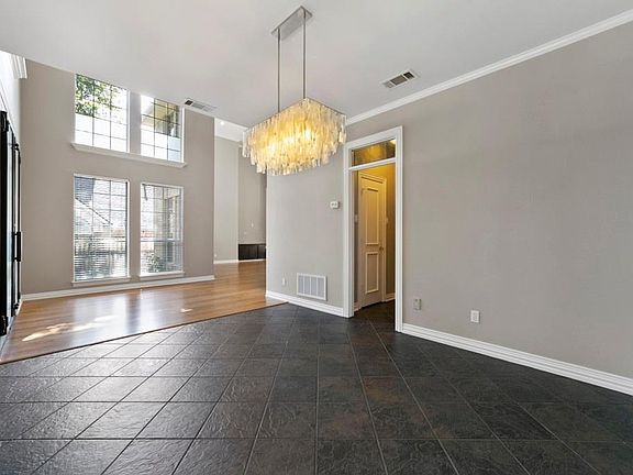 5th image of 660 Chaparral Ct
