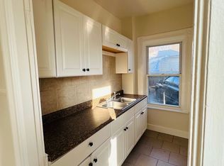 175 Amherst St APT 1, Providence, RI 02909