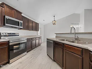 702 Buster Ct — Photo 7