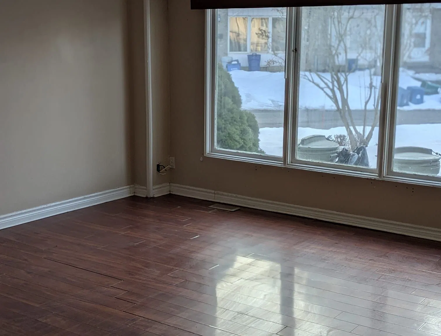 5 bed, $2,900 — Photo 1