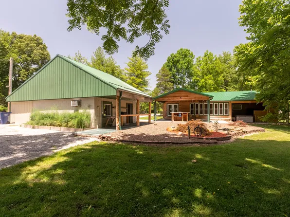 706 W Stotlar St, West Frankfort, IL 62896