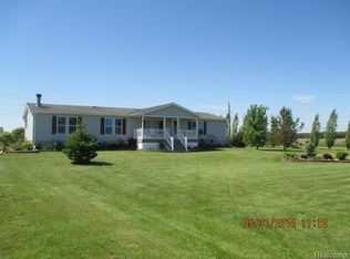 6071 Caro Rd, Vassar, MI 48768