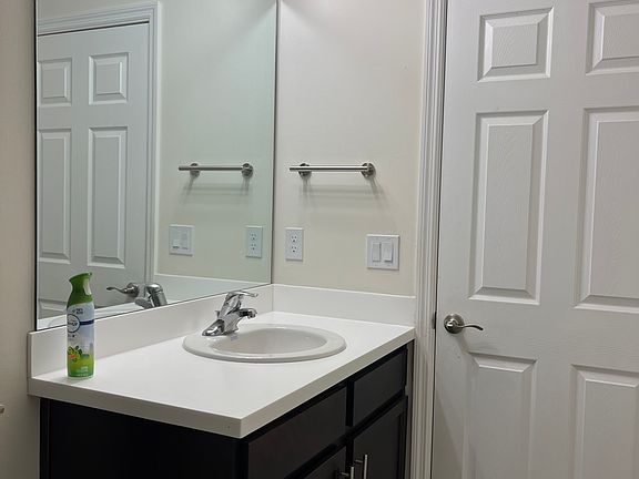 5th image of 15213 Wildflower Cir