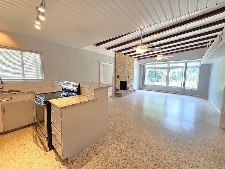 6346 Beechwood Ave — Photo 6
