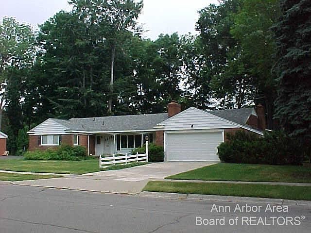 1st image of 1420 Woodland Pl