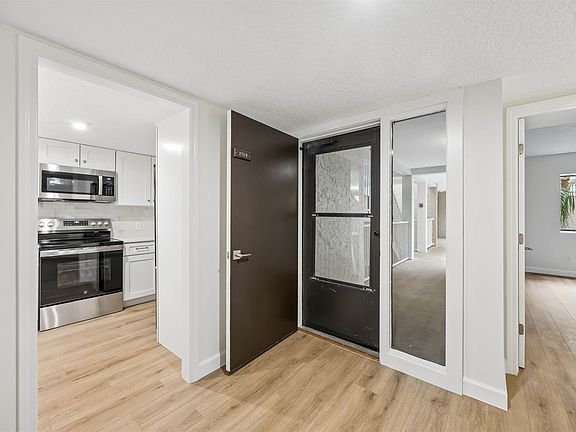 3rd image of 2109 Beach Wood Rd