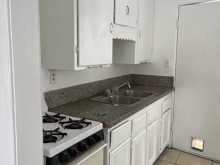 9723 Belmont St #9723-1/4 — Photo 8