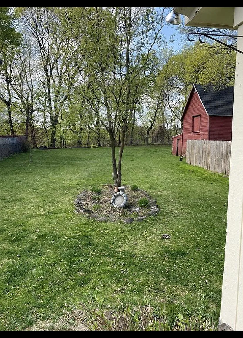 2 bed, 1200 sqft, $1,600 — Photo 1