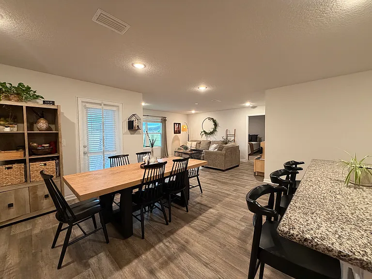 5699 Guinevere Ln — Photo 15