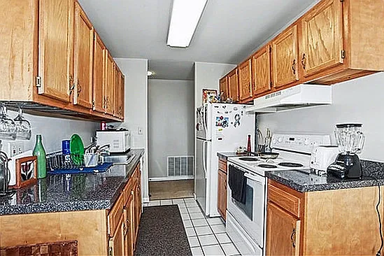 1833 Four Lakes Ave #2M — Photo 10