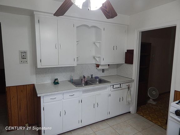 4th image of 3227 W Parkway Ave