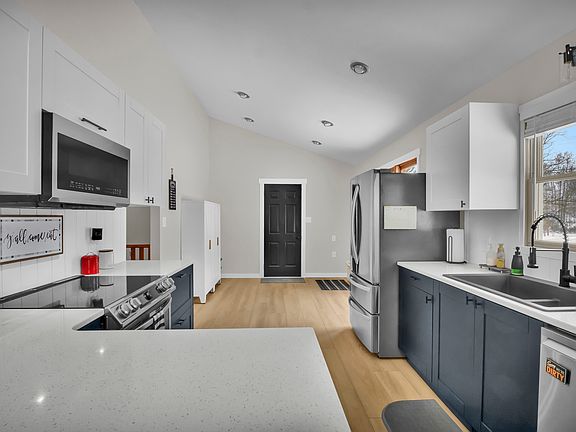 3rd image of 1405 E County Road 100 S