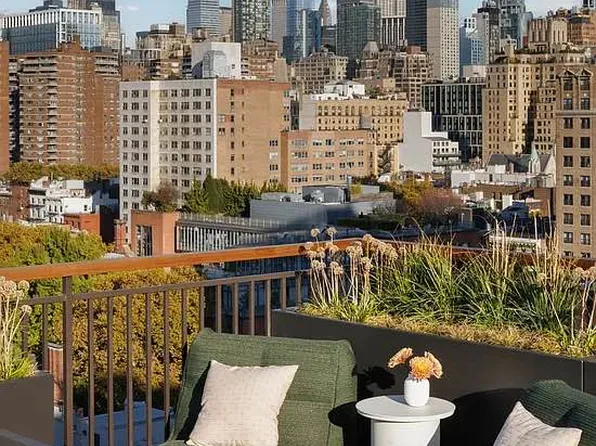 428 West 19th Street image 10 of 14