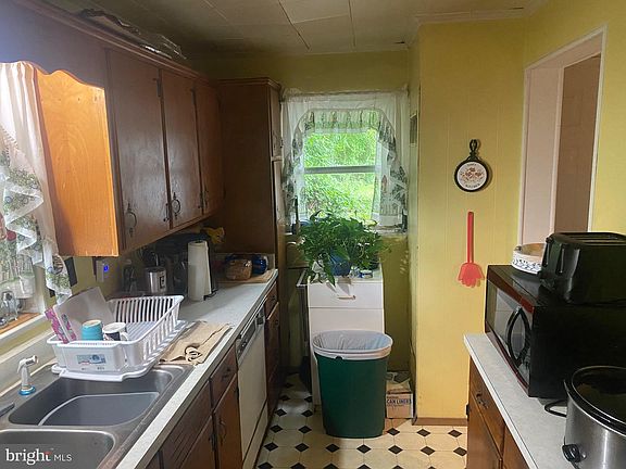 4th image of 209 Harrington St
