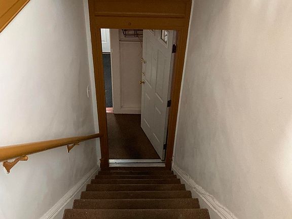 2nd image of 61 Evelyn Pl
