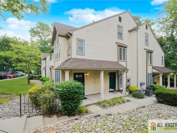 406 Commons Dr #6, East Brunswick, NJ 08816
