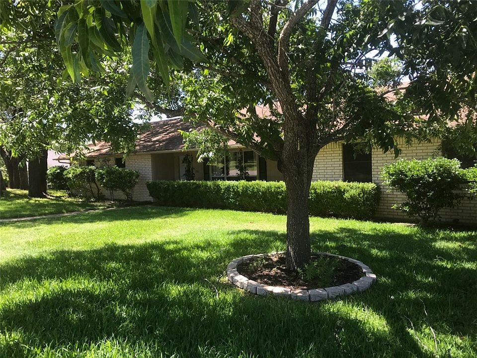 1st image of 1301 Wofford Dr