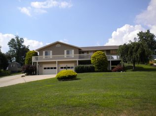 171 Carolina Crest Dr, Franklin, NC 28734