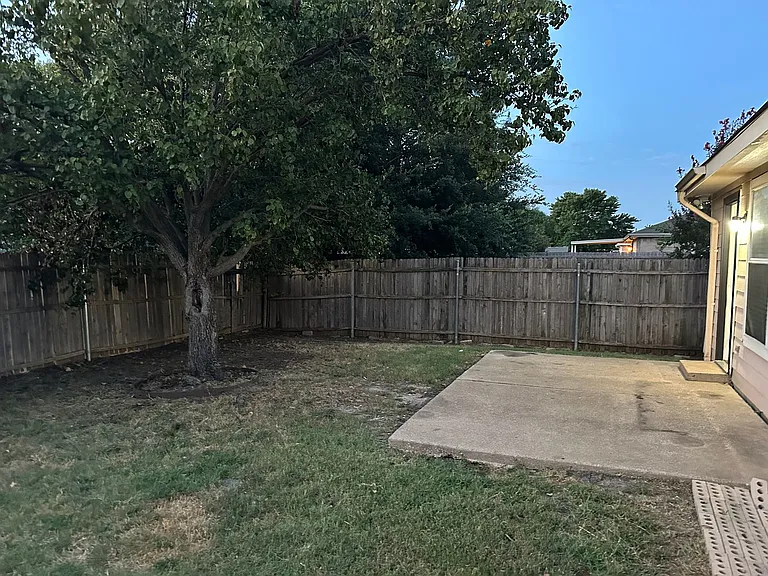 9328 Goldenview Dr — Photo 20