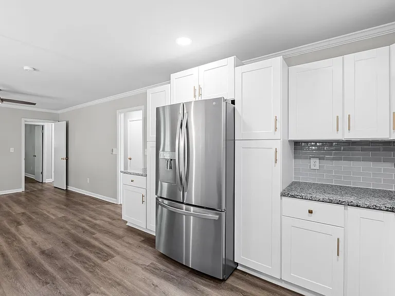 5501 Old Buncombe Rd — Photo 14
