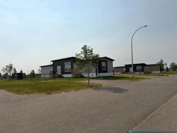 7037 & 7049 W 48th St, Taber, AB T1G 1J3