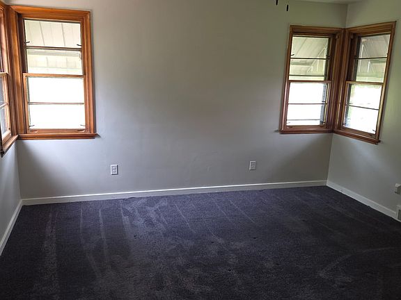 Bedroom 1-Main level