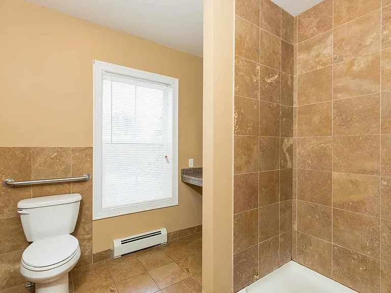 Baxter Knolls Apartment — Photo 7