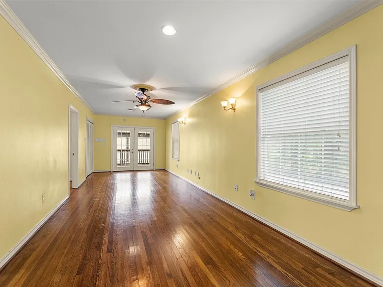 1535 W 25th St — Photo 12