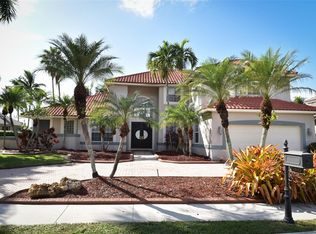 740 W Laurel Ln W, Pembroke Pines, FL 33027