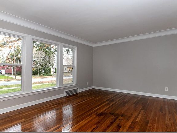 5th image of 3614 Silsby Rd