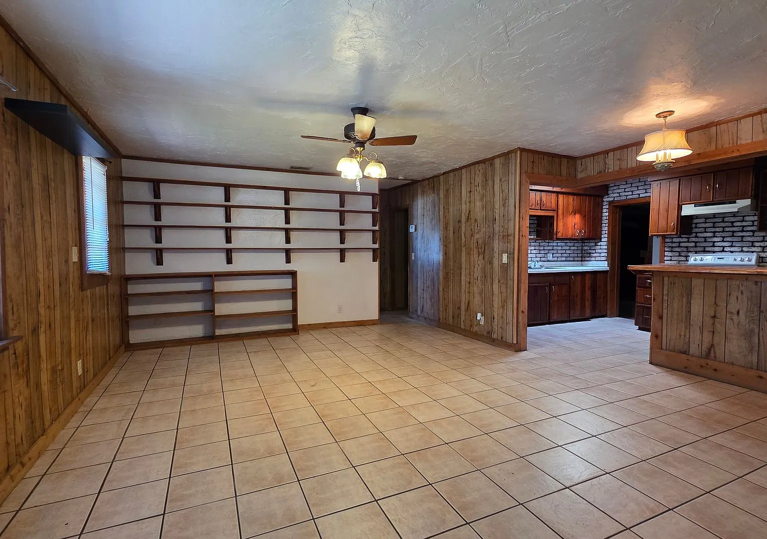 3 Bedroom 2 Bath Single Family Home — Photo 3
