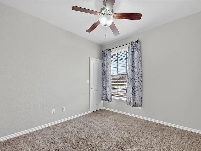 2126 Oso Bay Preserve Dr — Photo 15