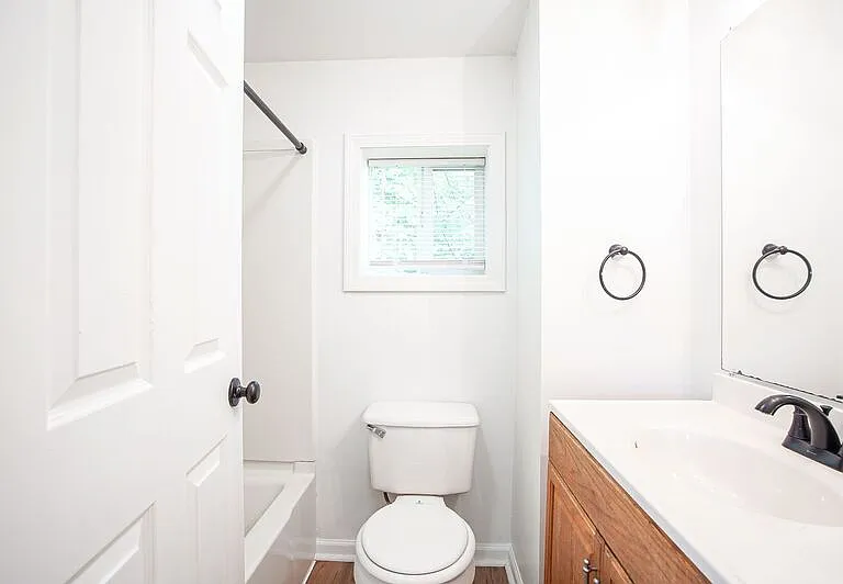 215 Eddy St — Photo 12