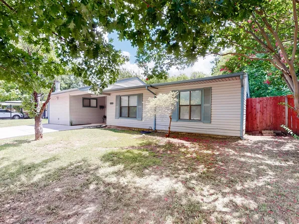 1105 Highland Dr, Grand Prairie, TX 75051