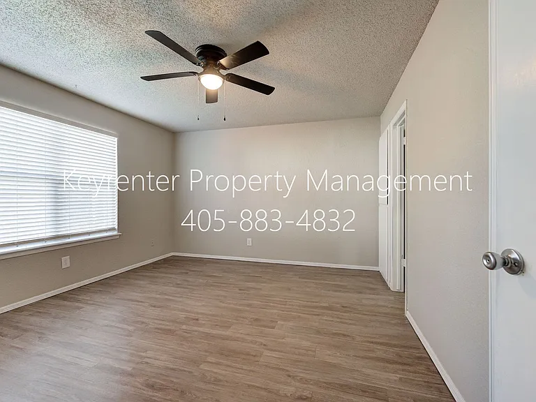313 Belmont Dr — Photo 16