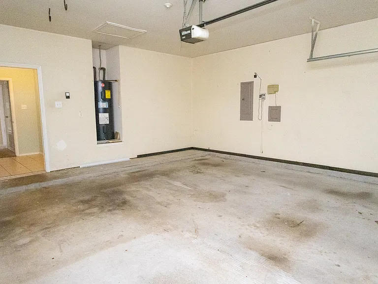 1407 Hazelwood Dr — Photo 26