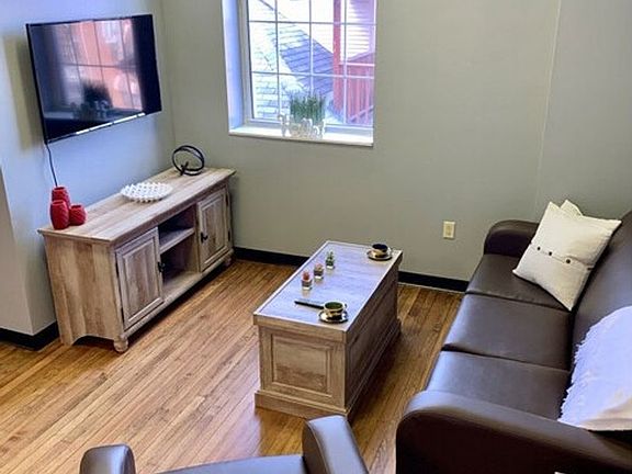2nd image of 616 W College Ave #7