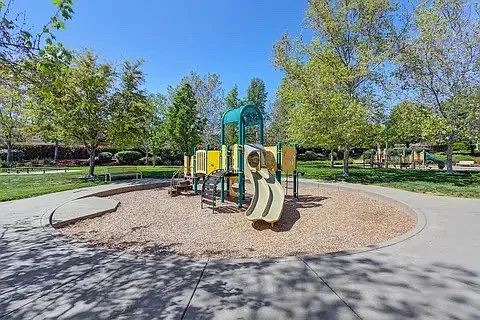4068 Arenzano Way — Photo 27