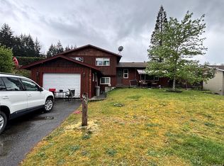 621 Dogwood Dr, Gold River, BC V0P1G0