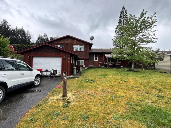 621 Dogwood Dr, Gold River, BC V0P 1G0