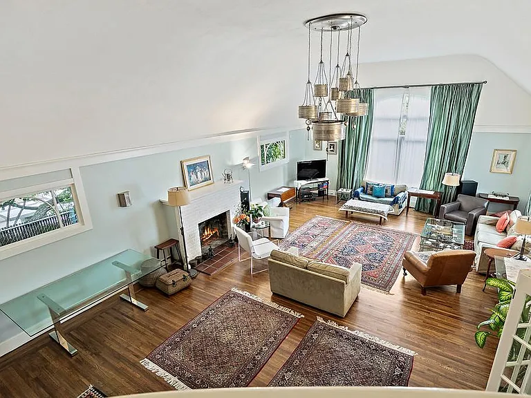 2903 Russell St — Photo 10